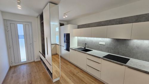 PRENÁJOM 5 - izbového domu