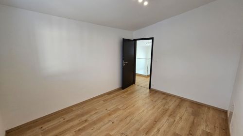 PRENÁJOM 5 - izbového domu