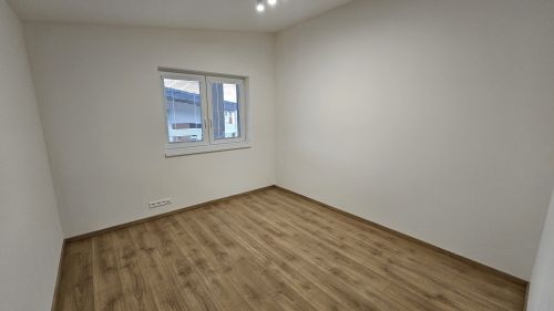 PRENÁJOM 5-izbového domu