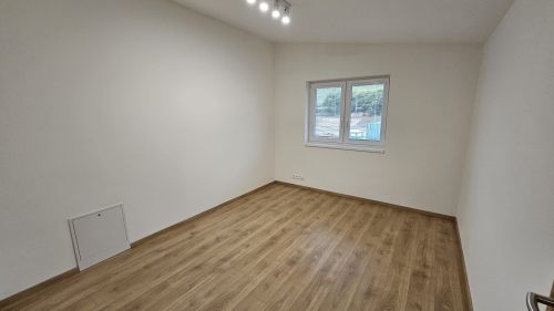 PRENÁJOM 5-izbového domu