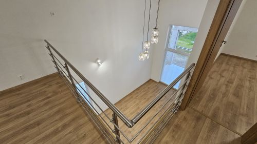 PRENÁJOM 5-izbového domu