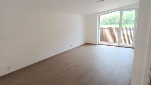 PRENÁJOM 5 - izbového domu