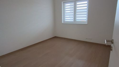 PRENÁJOM 5 - izbového domu